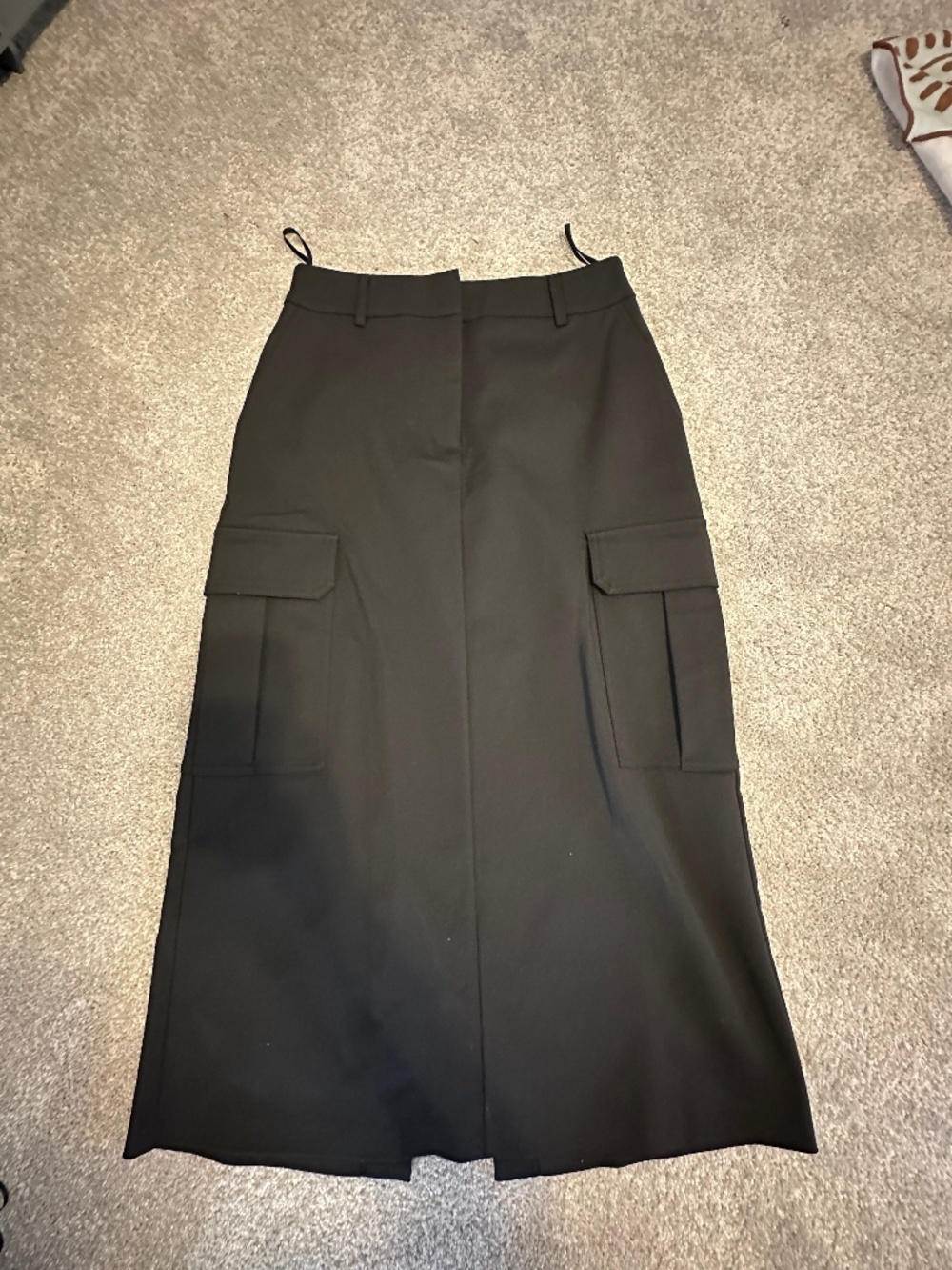 Gallery Black Cargo High Waisted Midi Skirt(Size Medium)
